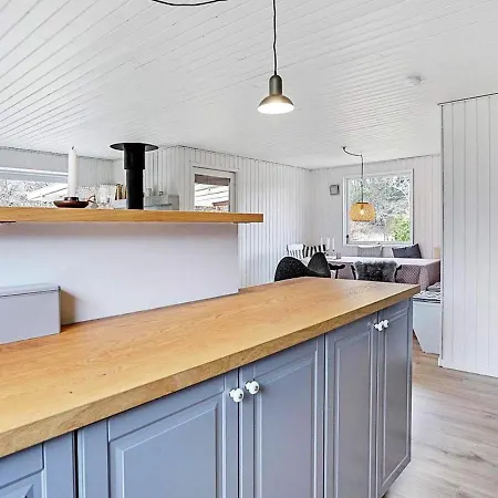 Three-bedroom Holiday In 78 * Hemmet