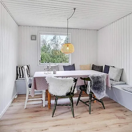 Three-bedroom Holiday In 78 * Hemmet